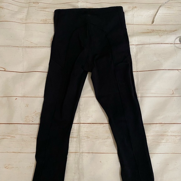 Athleta Pants - Athleta ultimate stash pocket Capri